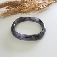 [Unique] Translucent Icy Black with Brilliant Lavender “Art-De-Squarera” Jadeite Bangle (JAC003256) 2