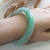 [Rare] Translucent Bright Apple Green Jadeite Bangle – 62cm (JAC003061) 9