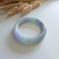 A Translucent Brilliant Lavender and Green Jadeite Princess Round Bangle (JAC002250) 3